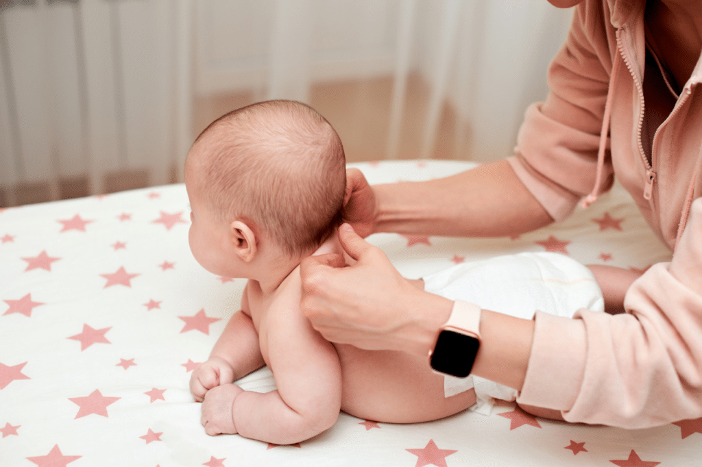 come fare massaggi ai neonati