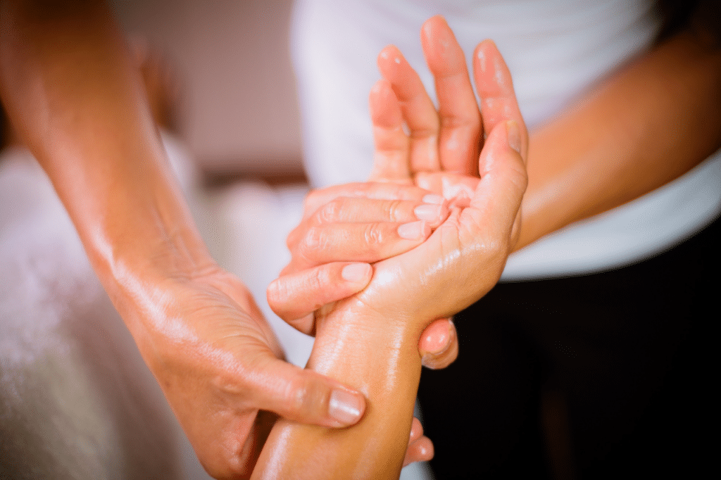massaggio aromaterapico decontratturante