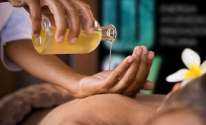 Massaggio olistico ayurvedico tecnica antica per il benessere olistico