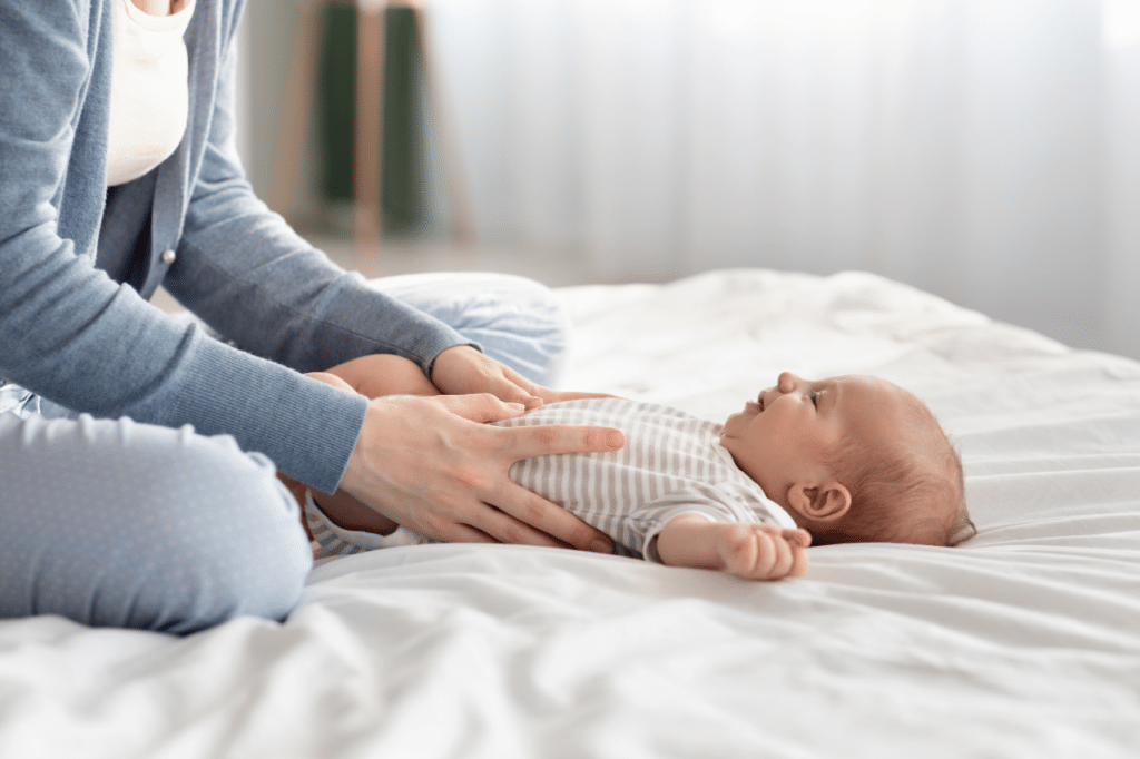 massaggio per cacca neonato