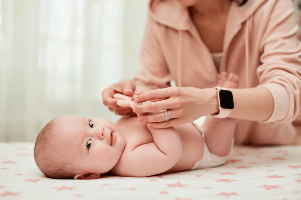 massaggio rilassante per neonato